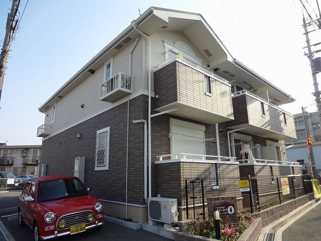 拡大写真:豊中市桜の町7丁目 102の外観写真(昼)