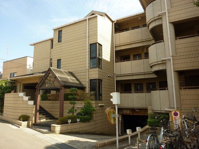 拡大写真：池田市井口堂１丁目 3階305の外観写真（昼）