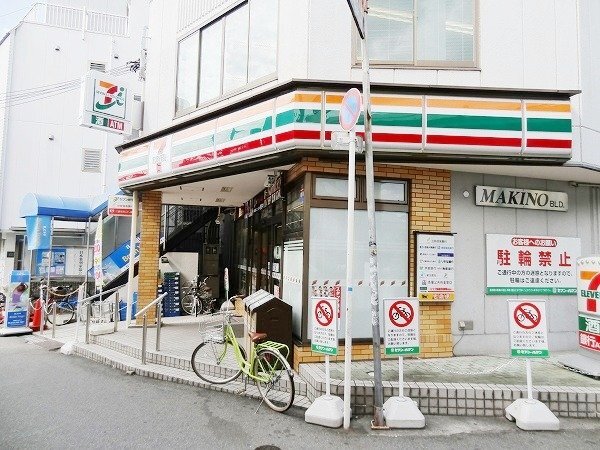 拡大写真:池田市井口堂1丁目 3階209のコンビニ
