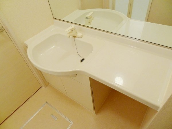 拡大写真:池田市石橋2丁目 3階201の洗髪洗面化粧台