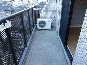 拡大写真:豊中市螢池東町1丁目 3階301のベランダ