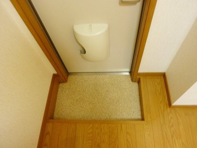 拡大写真:豊中市螢池中町1丁目 1階105の玄関