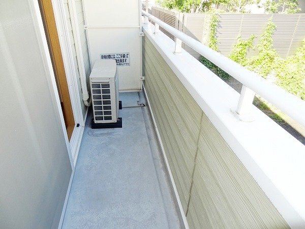 拡大写真:豊中市螢池中町1丁目 1階105のベランダ