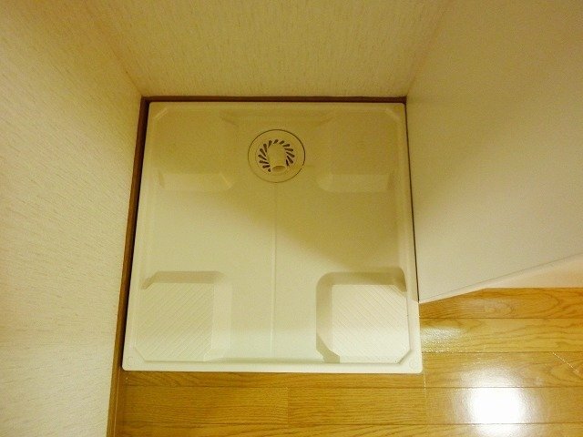 拡大写真:豊中市螢池中町1丁目 1階105の洗濯機置場