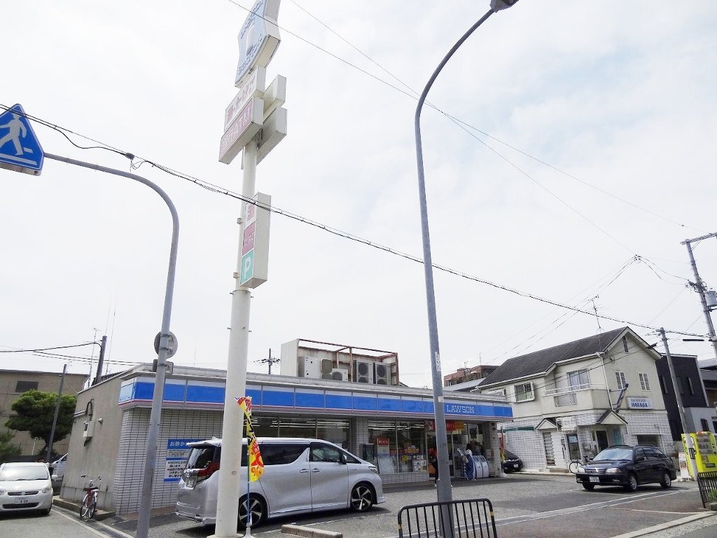 拡大写真:豊中市螢池中町1丁目 1階105のコンビニ