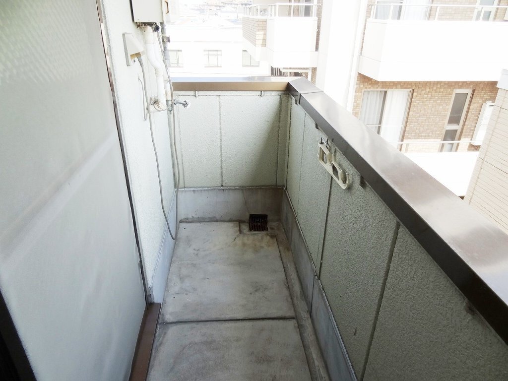 拡大写真:豊中市螢池南町3丁目 4階401のベランダ