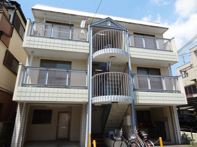 拡大写真:池田市石橋4丁目 2階201の外観写真(昼)