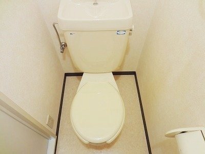 拡大写真:吹田市山田東3丁目 2階206のトイレ