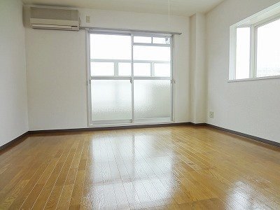 拡大写真:吹田市山田東3丁目 2階206の洋室