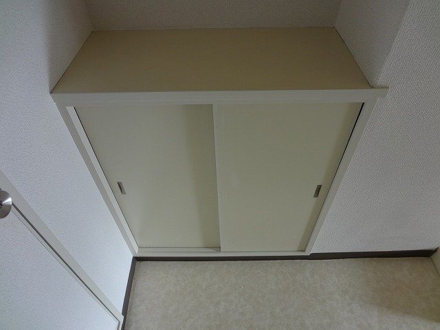 拡大写真:茨木市南春日丘2丁目 401の下駄箱