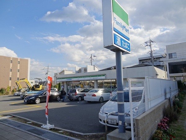 拡大写真：箕面市小野原東３丁目 2階202のコンビニ