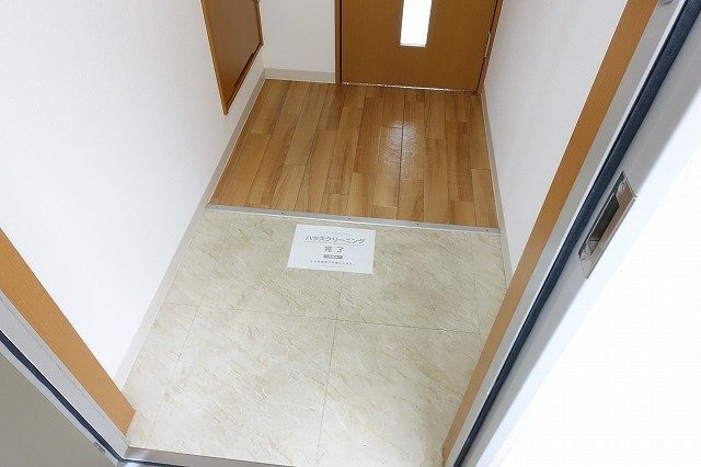 拡大写真：箕面市小野原東３丁目 2階202の玄関