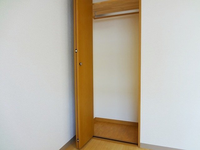 拡大写真：箕面市小野原東３丁目 2階202のクローゼット