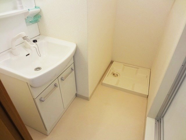 拡大写真：箕面市小野原東３丁目 2階202の脱衣スペース