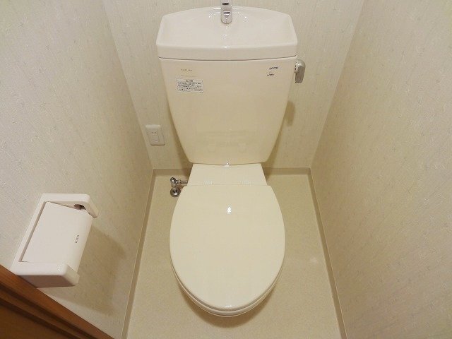 拡大写真：箕面市小野原東３丁目 2階202のトイレ