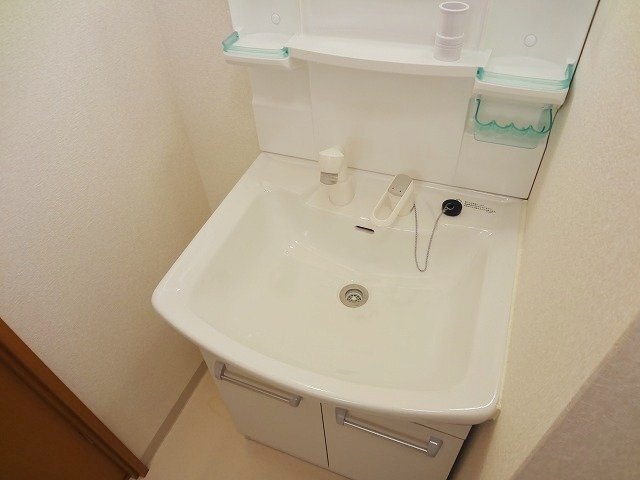 拡大写真：箕面市小野原東３丁目 2階202の洗髪洗面化粧台