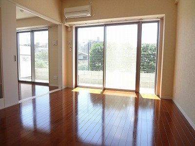 拡大写真:豊中市春日町3丁目 301の室内