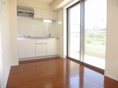 拡大写真:豊中市春日町3丁目 301のキッチン