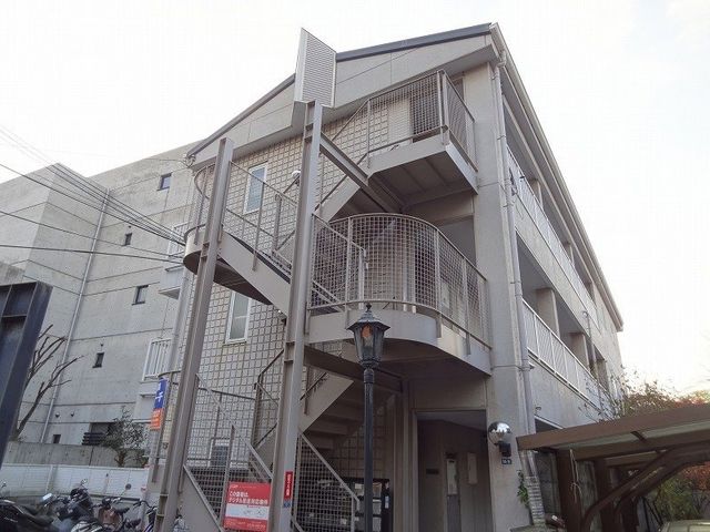 拡大写真:箕面市箕面6丁目 203の外観写真(昼)
