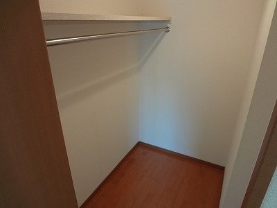 拡大写真:箕面市新稲1丁目 202のクローゼット