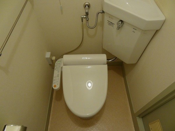 拡大写真:箕面市牧落1丁目 309のシャワー付トイレ