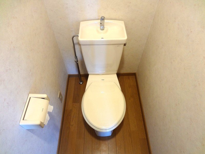 拡大写真:箕面市瀬川5丁目 2階201のトイレ