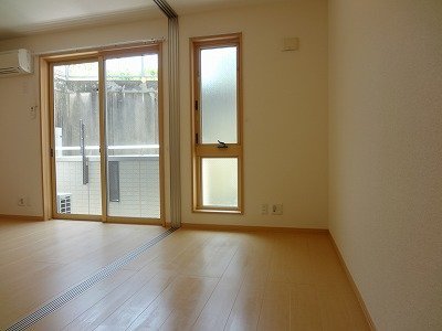 拡大写真:池田市緑丘1丁目 201の寝室
