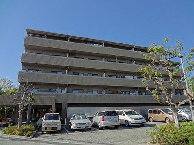 拡大写真:池田市鉢塚3丁目 2階203の外観写真(昼)