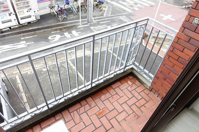 拡大写真:池田市井口堂1丁目 2階12のベランダ