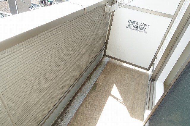 拡大写真:池田市天神1丁目 3階302のベランダ