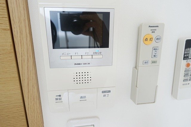 拡大写真:池田市天神1丁目 3階302のカメラ付インターホン