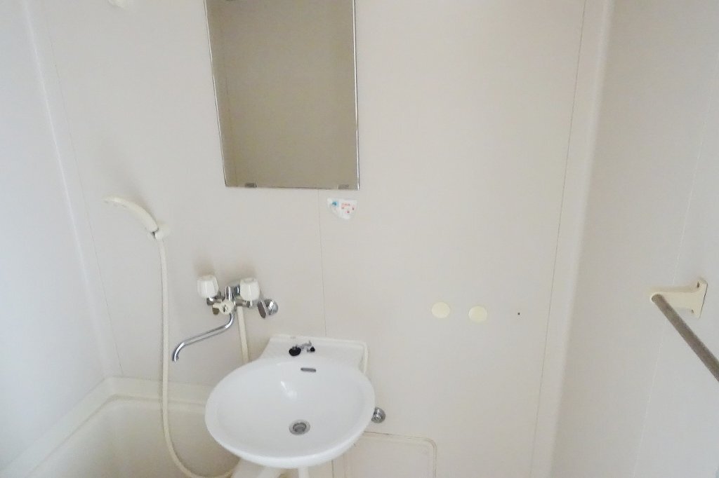 拡大写真:箕面市船場西2丁目 4階411の浴室洗面