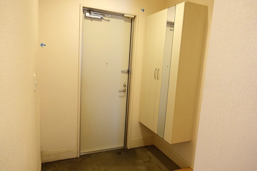 拡大写真:箕面市半町2丁目 103の玄関