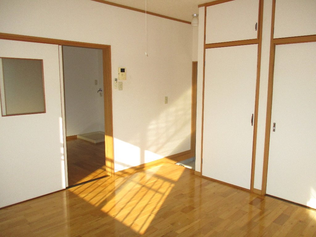 拡大写真：P＆サーム 2階201の室内
