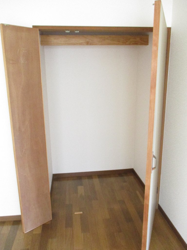 拡大写真：ブラゾス一本杉 1階101の収納