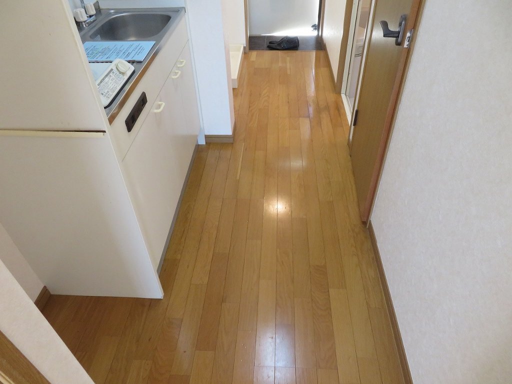 拡大写真:クレストスカーラ・カクB 3階302のキッチン周り