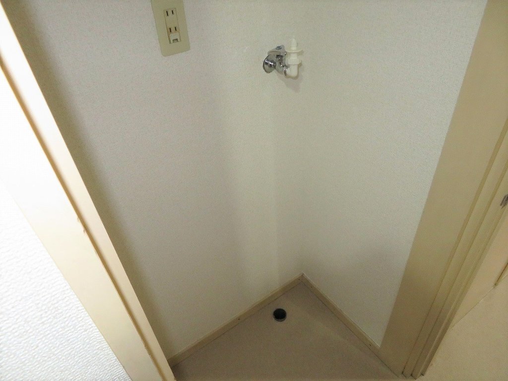 拡大写真:エレガンス浜砂Ⅰ 1階115の洗濯機置き場
