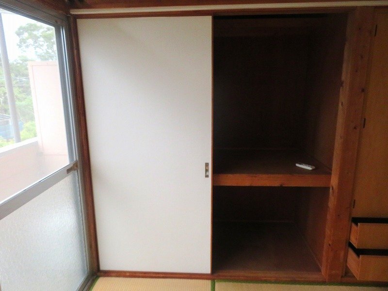 拡大写真：無鹿コーポ 2階202の和室収納