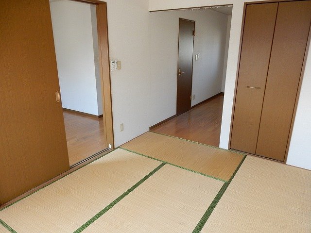 拡大写真:シャンティ別府 2階201の和室