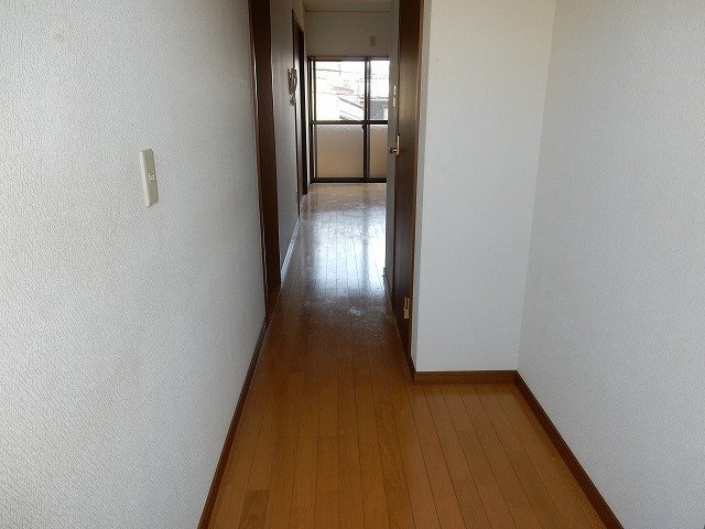 拡大写真:シャンティ別府 2階201の廊下