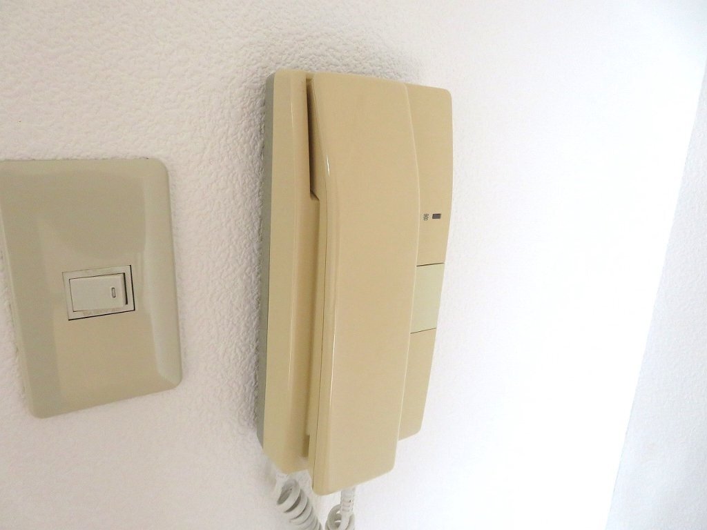 拡大写真:グリーンベル 3階301のインターフォン