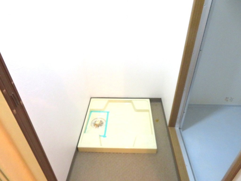 拡大写真:グリーンベル 3階301の洗濯機置き場