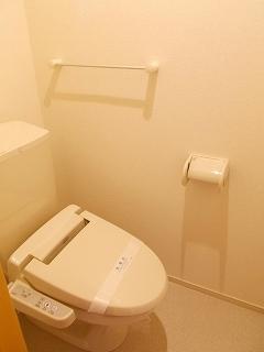 拡大写真:シェーネ A 2階202のトイレ