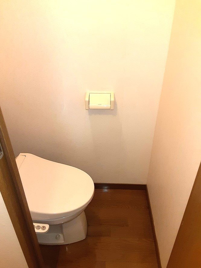拡大写真:メゾンいけべ 2階205のトイレ
