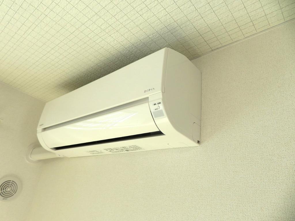 拡大写真:BIZ A 1階102のエアコン