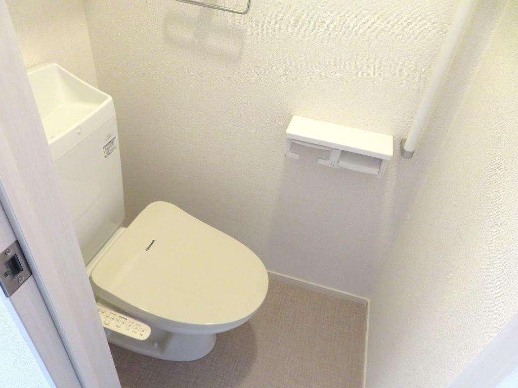 拡大写真:BIZ A 1階102のトイレ