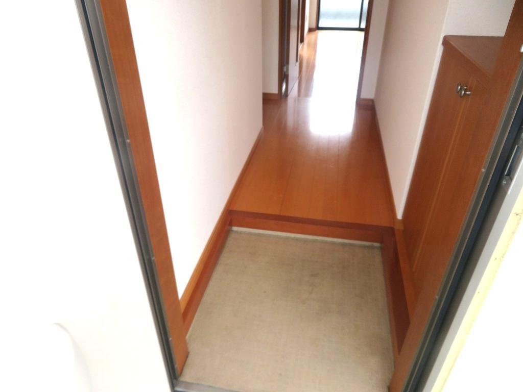 拡大写真:プラウド川原崎 2階202の玄関