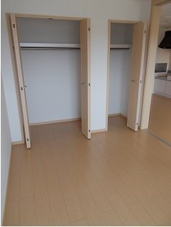 拡大写真：カーサフィオーレⅡ 2階201の収納