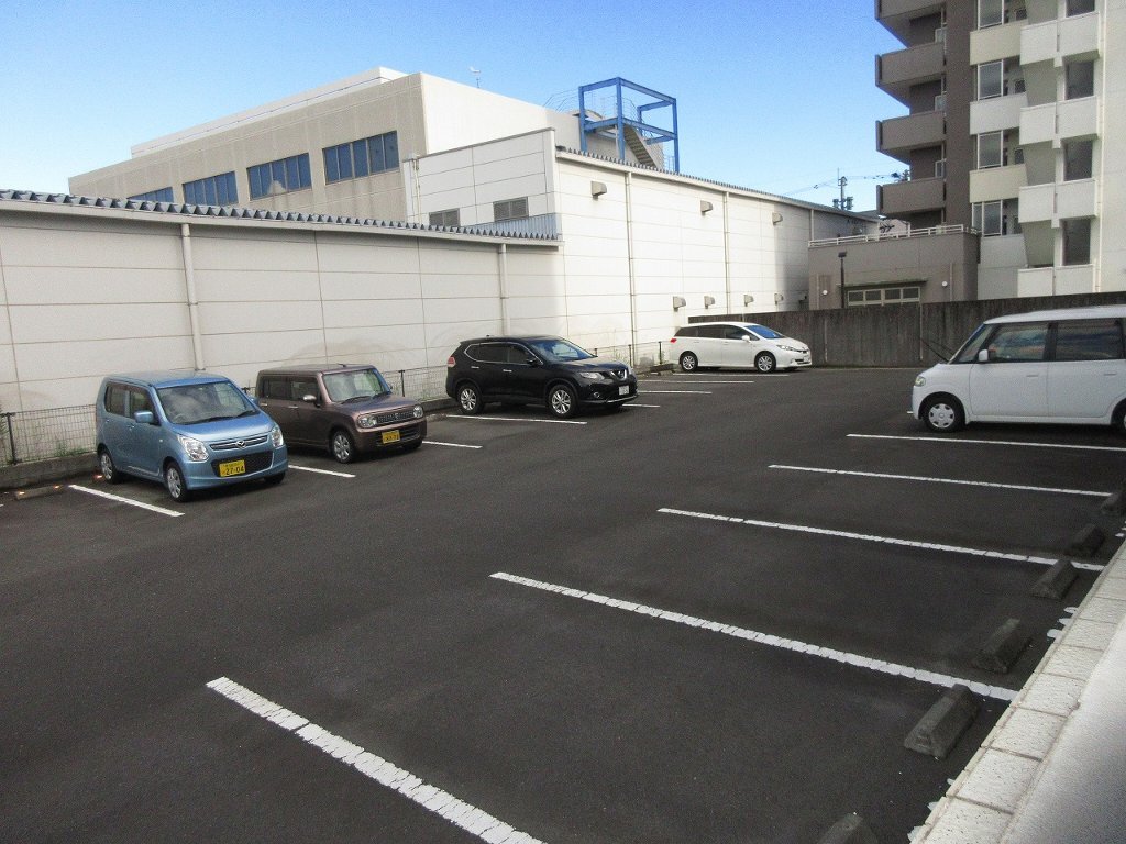 拡大写真:ボナール霧島 1階101の駐車場