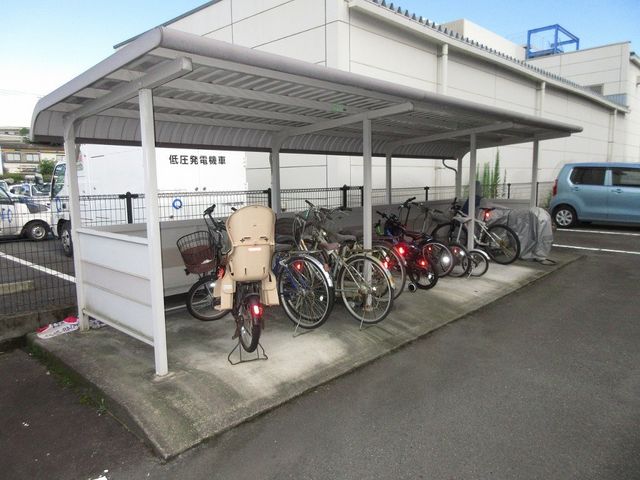 拡大写真:ボナール霧島 1階101の外観写真(昼)